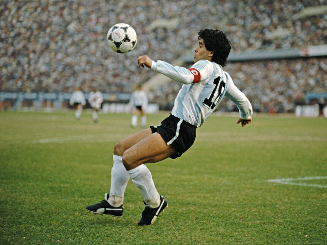 cố cầu thủ Diego Maradona