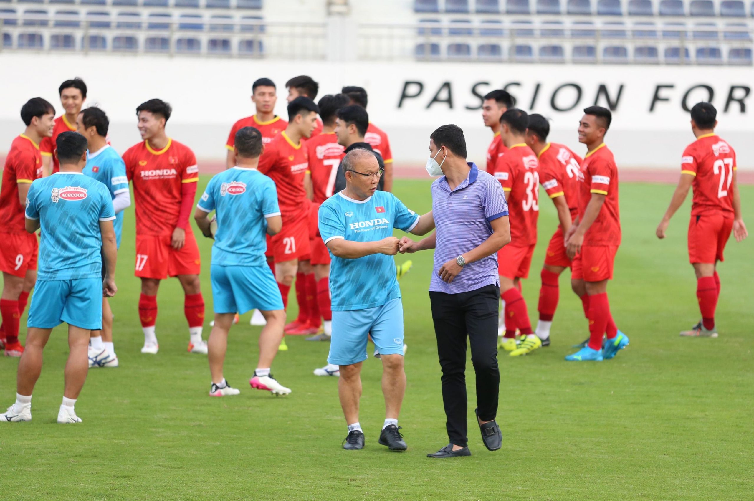 Buổi tập kín của đội tuyển Việt Nam trên sân Bà Rịa - Vũng Tàu